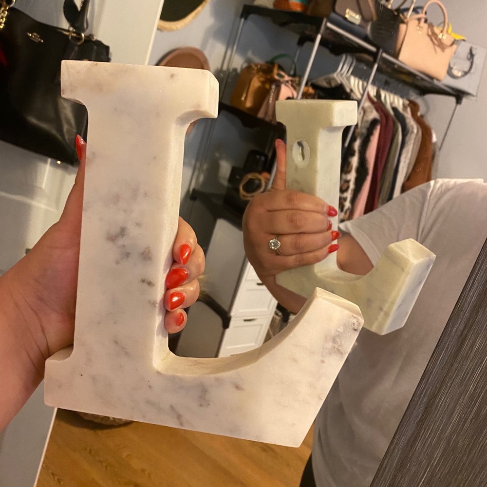 Marble letter L